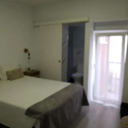 Henriqueta Maia Suits Quarto em Acomodações Particulares *
