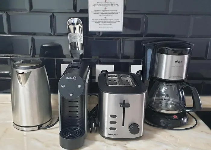 Henriqueta Maia Suits 이하보